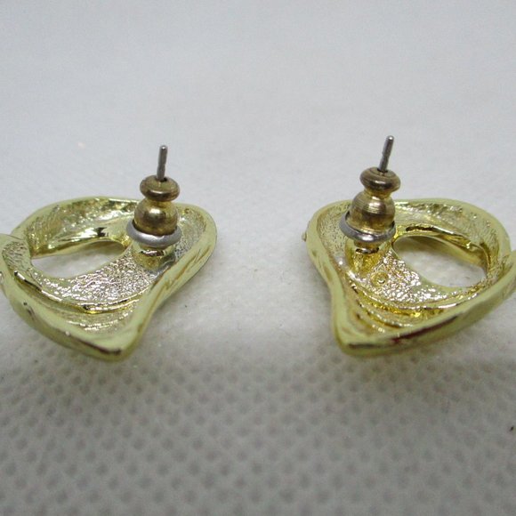 Seashell Pierced Earrings Gold Tone Metal - Picture 6 of 6
